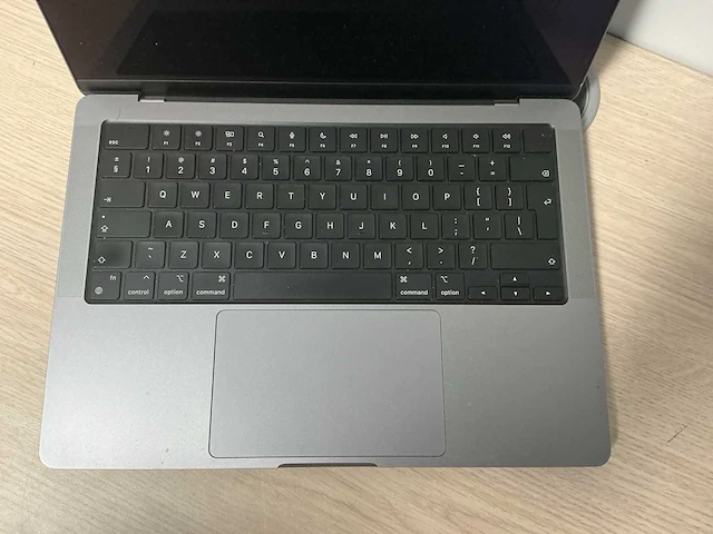 Laptop - apple - macbook pro 14 inch m1 max - afbeelding 2 van  6