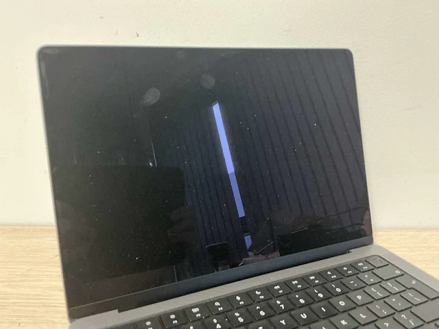 Laptop - apple - macbook pro 14 inch m1 max - afbeelding 3 van  6
