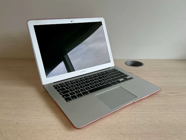 Laptop - apple inc. - macbookair7,2 - afbeelding 1 van  7