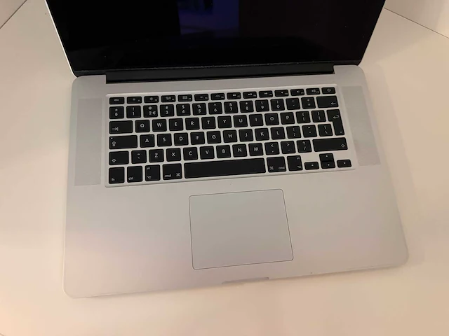 Laptop - apple inc. - macbookpro10,1 - afbeelding 2 van  6