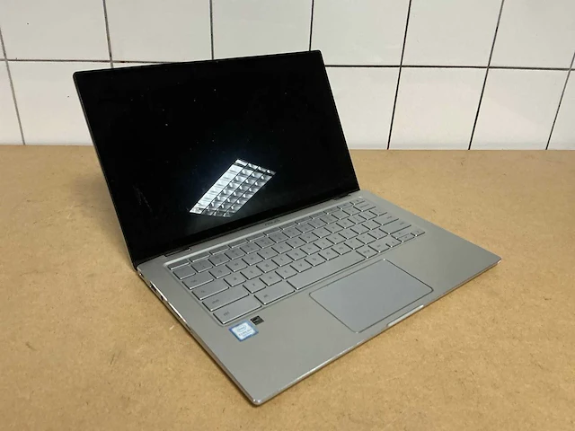 Laptop - asus - c434t - m3-8100y - afbeelding 1 van  6