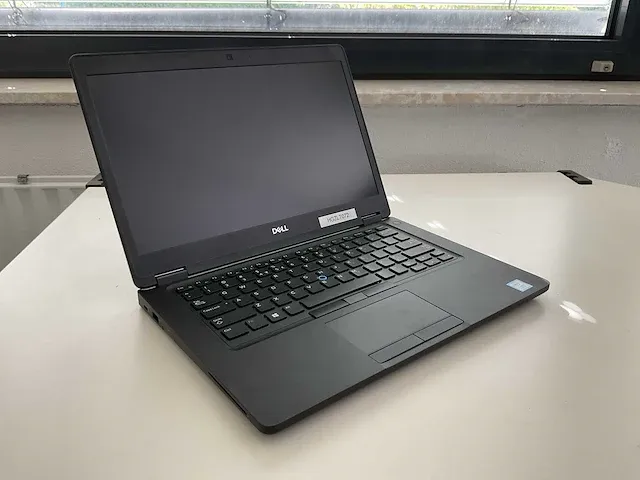 Laptop - dell - latitude 5490 - afbeelding 1 van  7