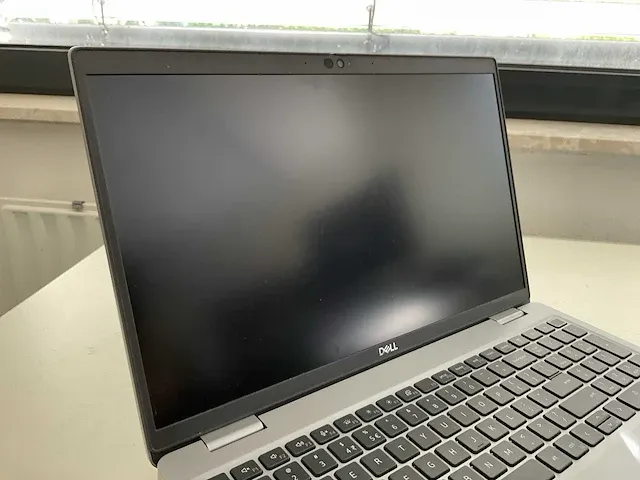 Laptop - dell - latitude 5530 - afbeelding 4 van  7