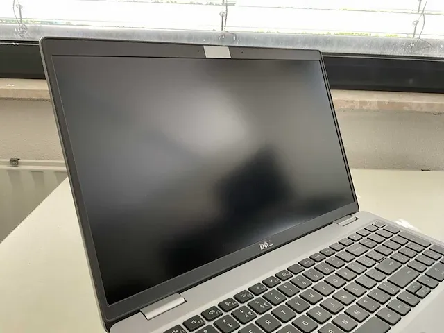 Laptop - dell - latitude 5530 - afbeelding 4 van  7