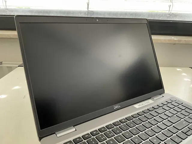 Laptop - dell - latitude 5530 - afbeelding 4 van  8