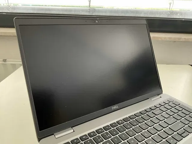 Laptop - dell - latitude 5530 - afbeelding 4 van  7
