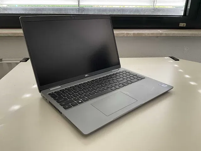 Laptop - dell - latitude 5530 - afbeelding 1 van  7