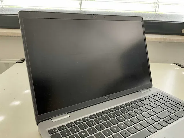 Laptop - dell - latitude 5530 - afbeelding 4 van  7