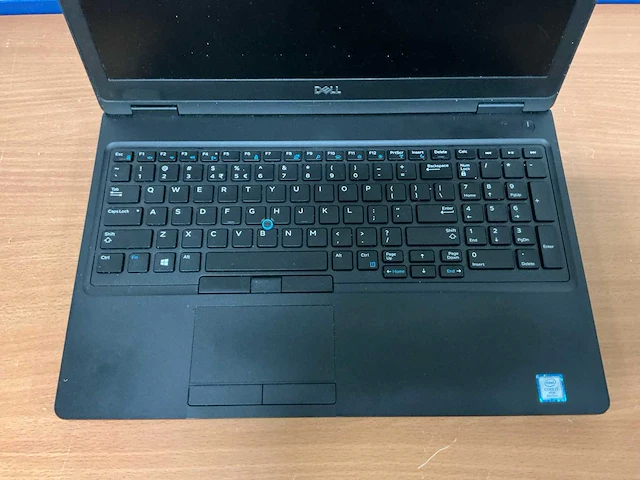 Laptop - dell - latitude 5590 - i7-8650u - afbeelding 2 van  3