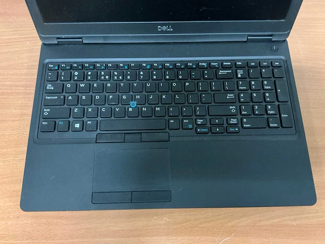 Laptop - dell - latitude 5590 - i7-8650u - afbeelding 2 van  3
