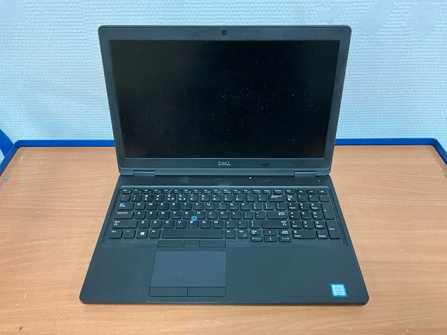Laptop - dell - latitude 5590 - i7-8650u - afbeelding 1 van  3