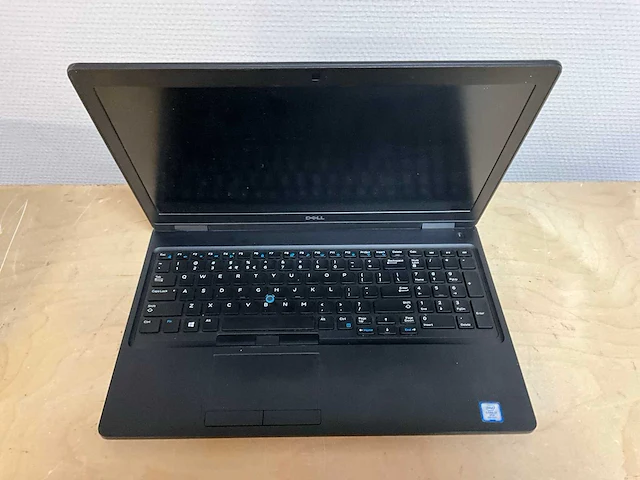 Laptop - dell - latitude 5590 - i7-8650u - afbeelding 2 van  3