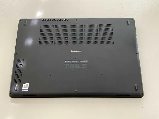Laptop - dell - latitude 5590 - afbeelding 6 van  7