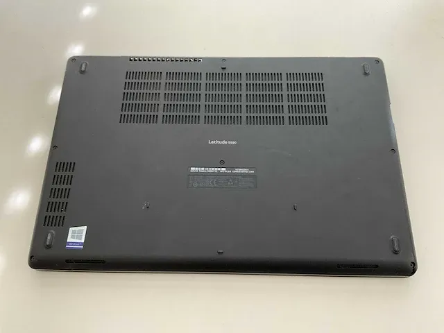 Laptop - dell - latitude 5590 - afbeelding 6 van  7
