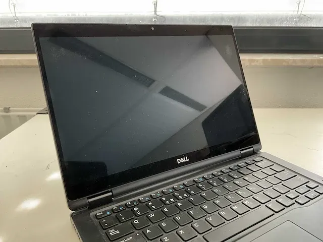 Laptop - dell - latitude 7390 2-in-1 - afbeelding 3 van  5