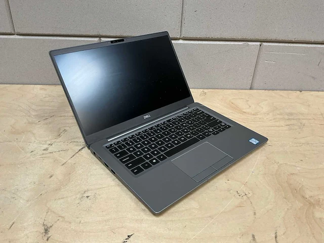 Laptop - dell - latitude e7300 - i5-8365u - afbeelding 1 van  3