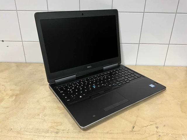 Laptop - dell - precision 7520 - e3-1545m v5 - afbeelding 1 van  3