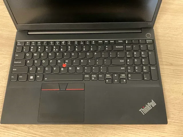 Laptop - lenovo - 20yg006nmh - afbeelding 2 van  6