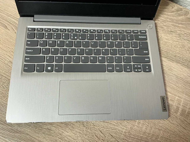 Laptop - lenovo - 81wd - afbeelding 2 van  5