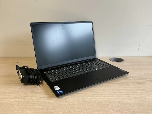 Laptop - lenovo - 82kb - afbeelding 1 van  8