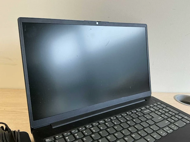 Laptop - lenovo - 82kb - afbeelding 4 van  8