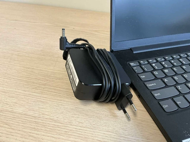 Laptop - lenovo - 82kb - afbeelding 5 van  8
