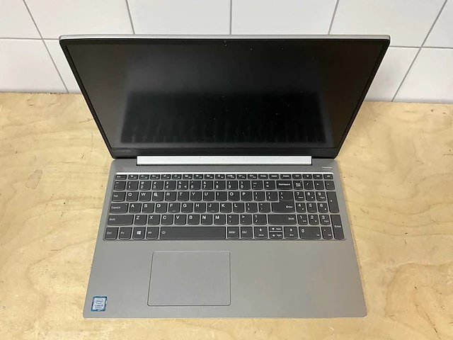 Laptop - lenovo - ideapad 330s-15ikb - afbeelding 2 van  3