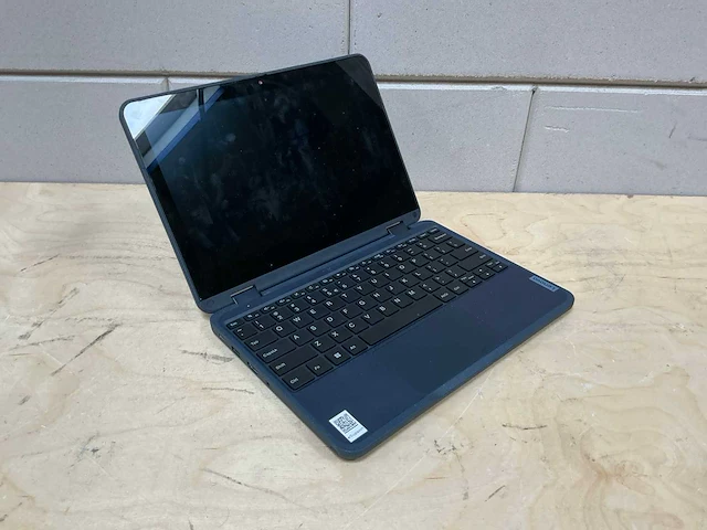 Laptop - lenovo - lenovo 300w gen 3 3015e - afbeelding 1 van  3