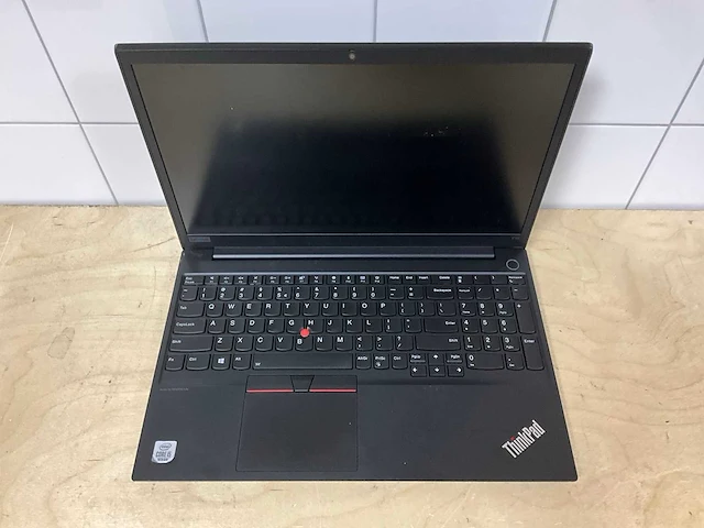 Laptop - lenovo - thinkpad e15 - i5-10210u - afbeelding 2 van  3