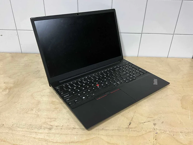 Laptop - lenovo - thinkpad e15 gen 3 - 5500u - afbeelding 1 van  3
