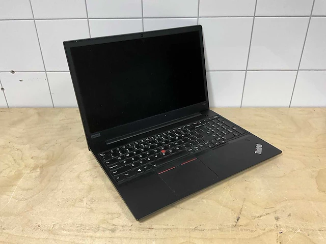 Laptop - lenovo - thinkpad e590 - i7-8565u - afbeelding 1 van  3
