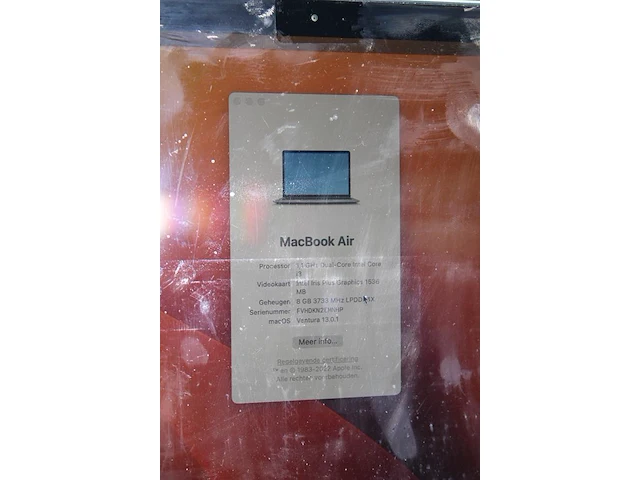 Laptop apple macbook air met mac os ventura i3, 8gb intern geheugen en 250 gb harde schijf. - afbeelding 2 van  3