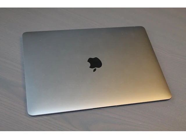 Laptop apple macbook air met mac os ventura i3, 8gb intern geheugen en 250 gb harde schijf. - afbeelding 3 van  3