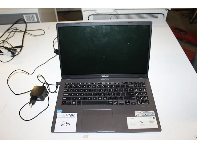 Laptop asus met intel celeron processor, 4 gb werk geheugen, windows 11 pro en 237 gb harde schijf. - afbeelding 1 van  2