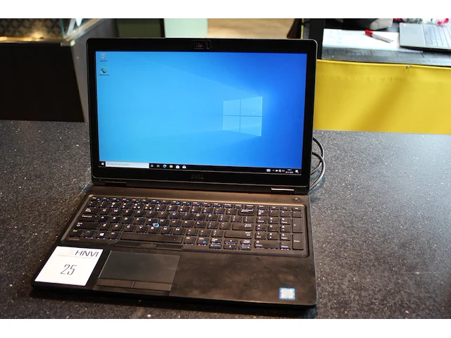 Laptop dell latitude 5580, i5 6300u cpu, 8 gb ram geheugen en 240 gb harde schijf - afbeelding 1 van  2