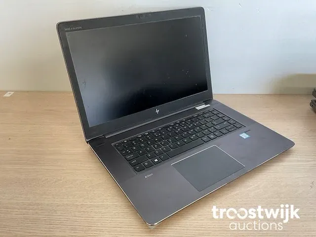 Laptop - afbeelding 1 van  5