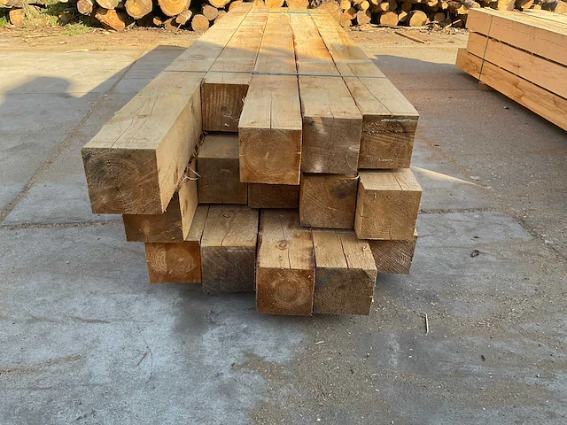 Lariks balken 150x150 mm (15x) - afbeelding 2 van  6