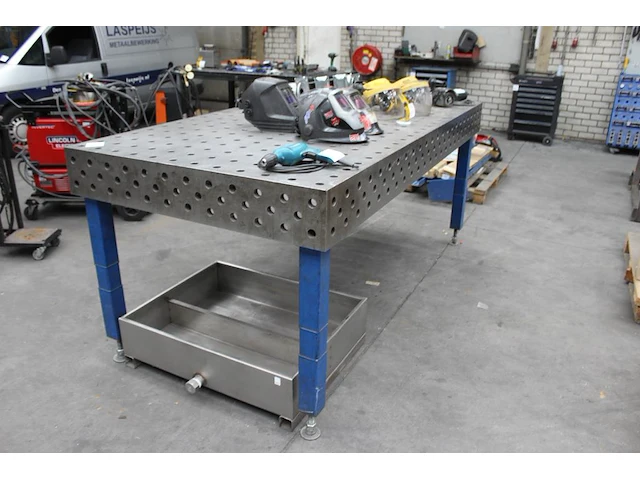 Las- / opspan-tafel met afmeting 240 x 120 cm. in hoogte verstelbaar. bladdikte 25 mm. - afbeelding 2 van  2