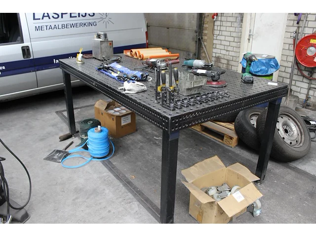 Las- / opspan-tafel siegmund met diverse accessoires en afmeting 200 x 120 x 100 cm. bladdikte 12 mm. - afbeelding 2 van  2