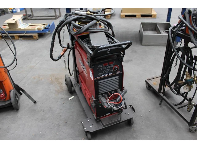 Lasapparaat lincoln electric invertec 400 tpx met koeling cool arc 46, toorts en manometers. - afbeelding 2 van  2