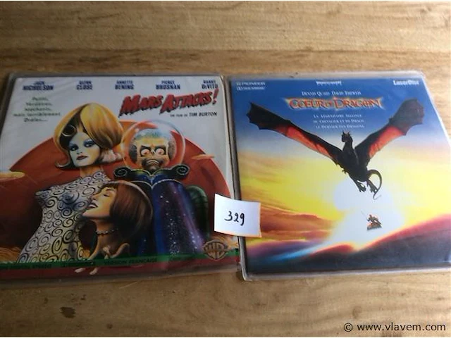 Laser disc 2stuks(mars attaces-coeur de dragon ) - afbeelding 1 van  1