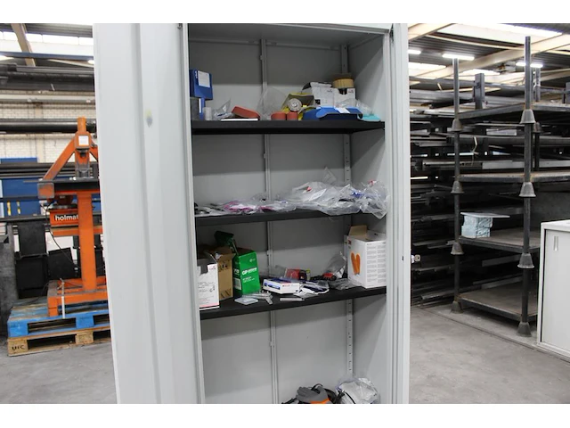 Lasgerelateerde producten w.o. handschoenen, gehoorbescherming, schuurbanden, polijstkoppen, rubbers, etc. ... - afbeelding 1 van  4