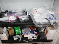 Lasgerelateerde producten w.o. handschoenen, gehoorbescherming, schuurbanden, polijstkoppen, rubbers, etc. ... - afbeelding 3 van  4