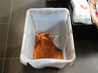 Laskleding en beschermingsmiddelen oxxa w.o. jassen broeken handschoenen en schorten op schap en in kunstst... - afbeelding 3 van  3