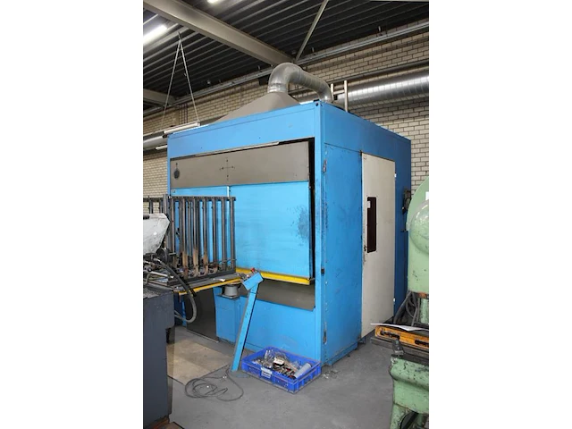 Lasrobot fanuc arcmate 100i met besturingskast fanuc system r-j3, handterminal teach pendant en draaiplatea... - afbeelding 3 van  10
