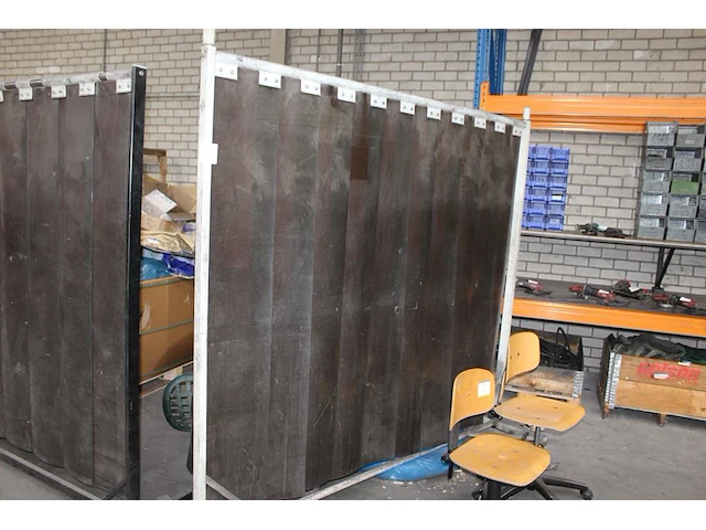 Lasscherm cepro met afmeting 210 / 350 x 204 cm. - afbeelding 1 van  2
