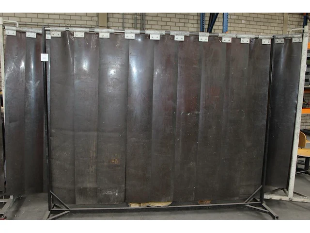 Lasscherm met afmeting 238 x 200 cm. - afbeelding 1 van  2