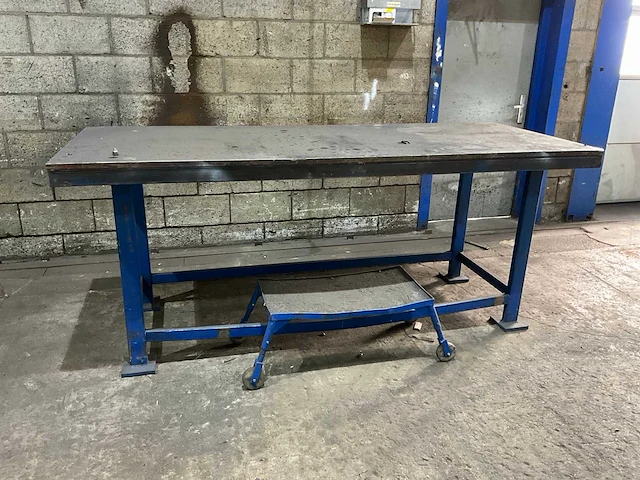 Lastafel 250x100x104cm v.v. verhoger - afbeelding 1 van  3