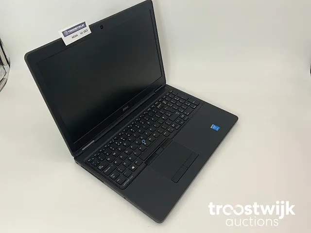 Latitude e5550 15.6”, core(tm) i5 5th gen, 8 gb ram, 512 gb hdd laptop - check description - afbeelding 2 van  6