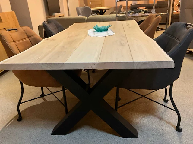 Laura eiken eetkamertafel - afbeelding 2 van  6